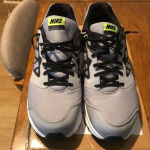 Nike Downshifter 6 running sneakers